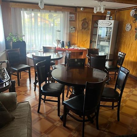 Hostal Espanol Coyhaique Ngoại thất bức ảnh