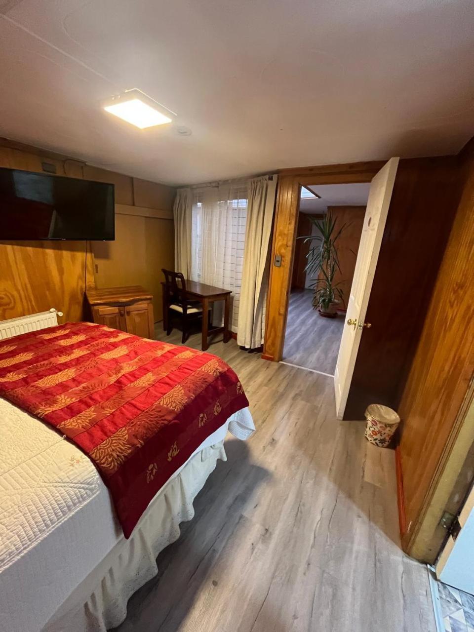 Hostal Espanol Coyhaique Ngoại thất bức ảnh