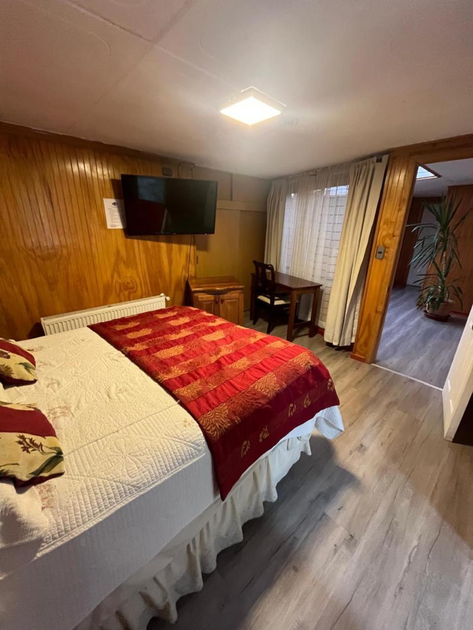 Hostal Espanol Coyhaique Ngoại thất bức ảnh