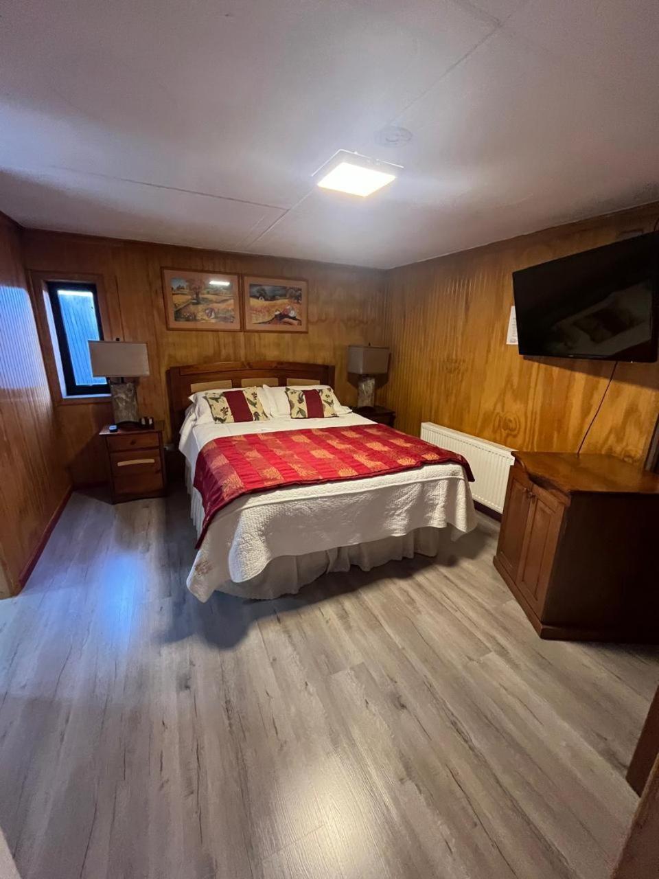 Hostal Espanol Coyhaique Ngoại thất bức ảnh