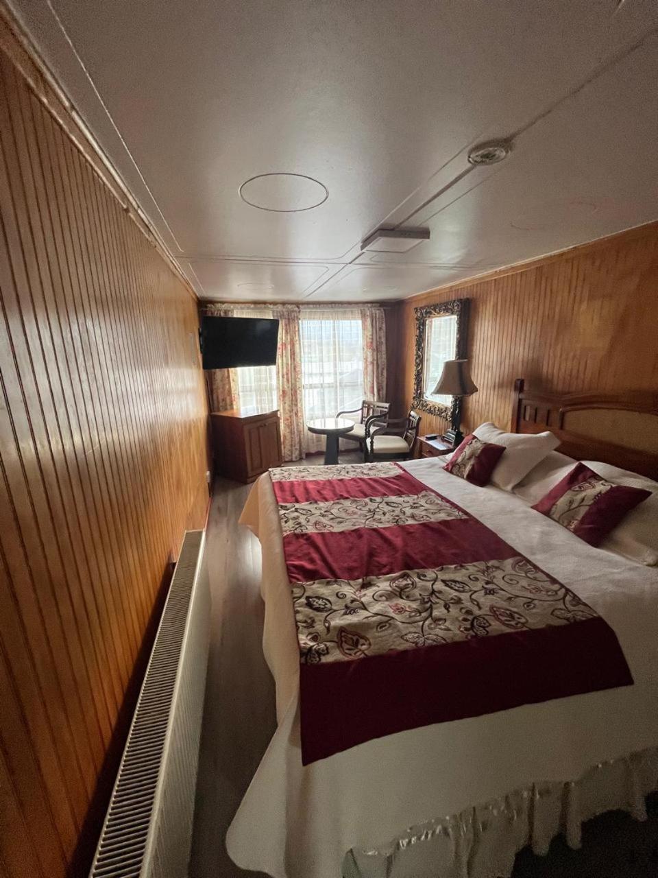 Hostal Espanol Coyhaique Ngoại thất bức ảnh