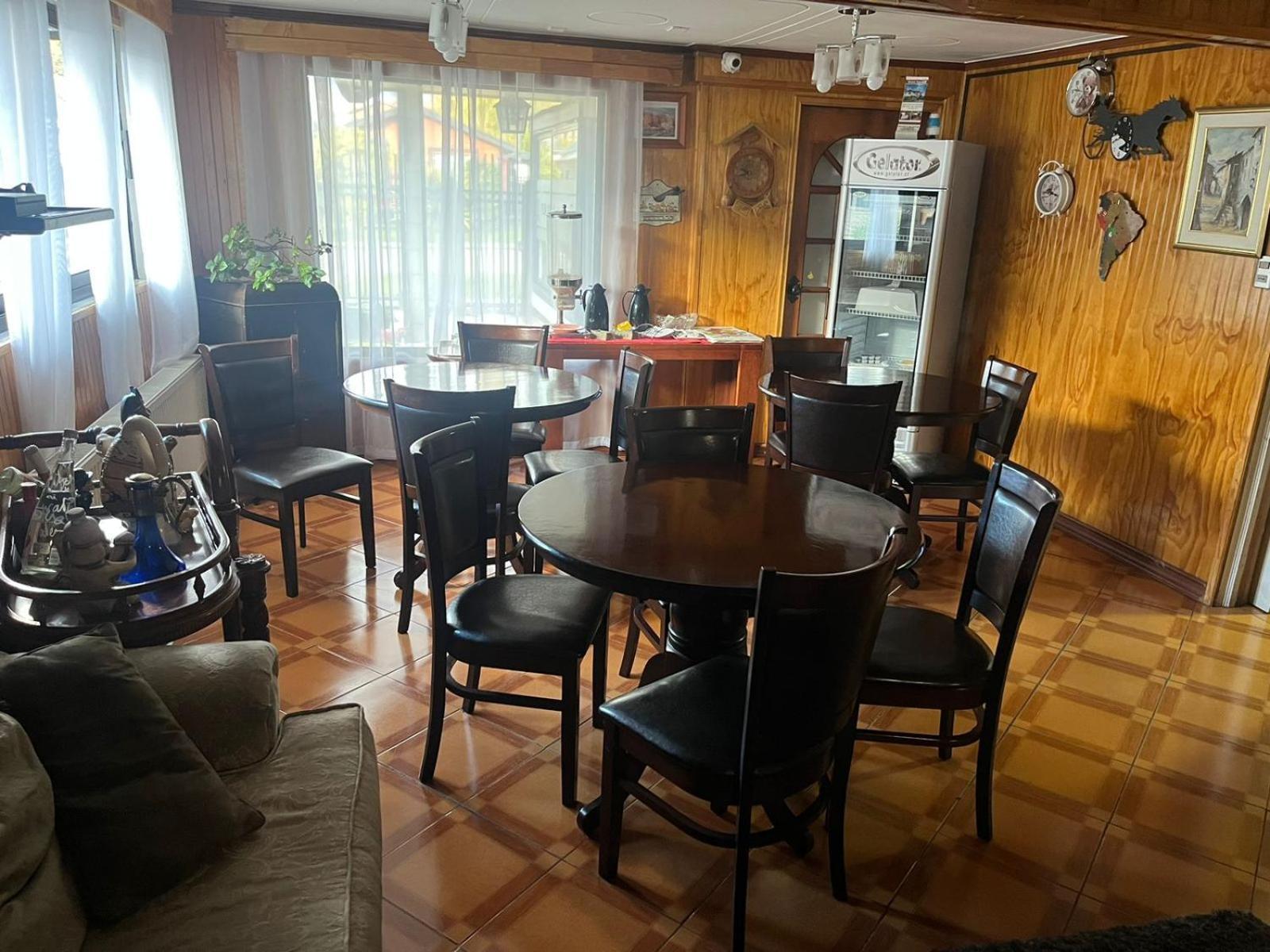 Hostal Espanol Coyhaique Ngoại thất bức ảnh