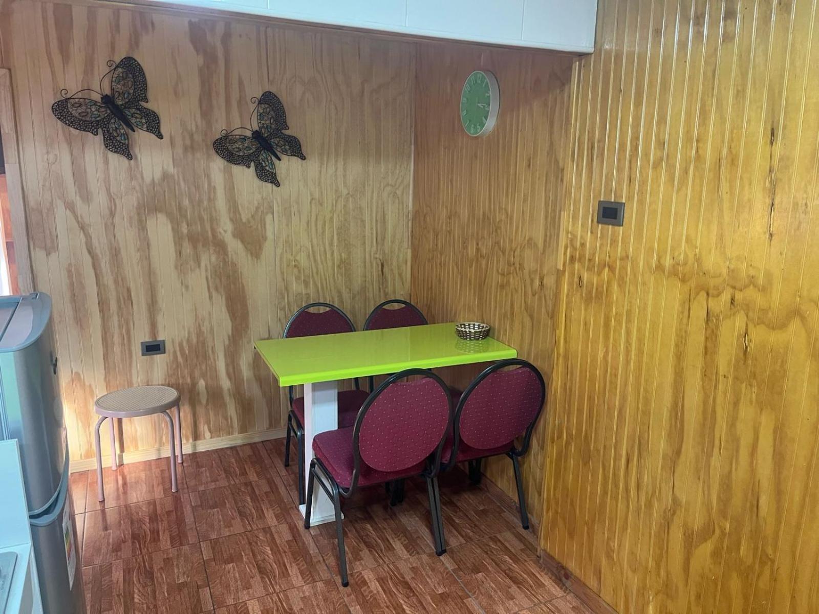 Hostal Espanol Coyhaique Ngoại thất bức ảnh