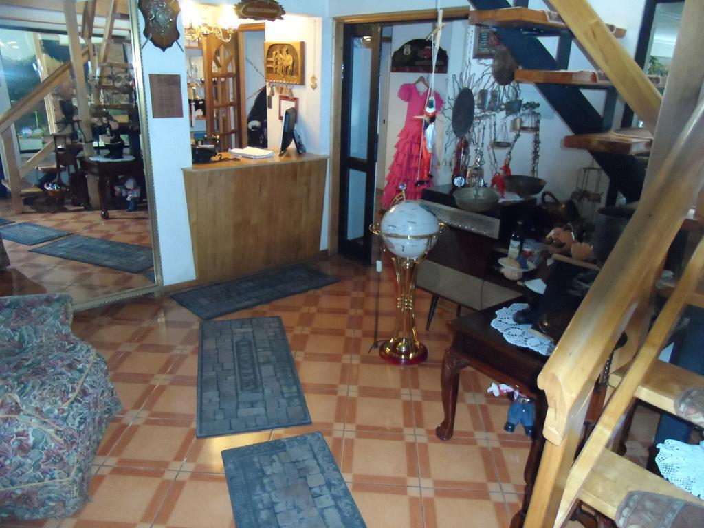 Hostal Espanol Coyhaique Ngoại thất bức ảnh